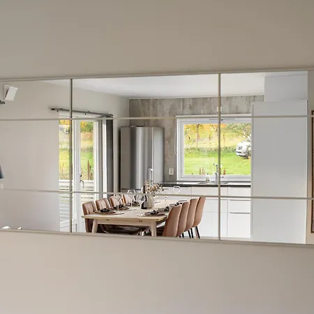 Arctic Homes - Northern Serenity *