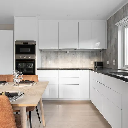 Arctic Homes - Northern Serenity Tromso