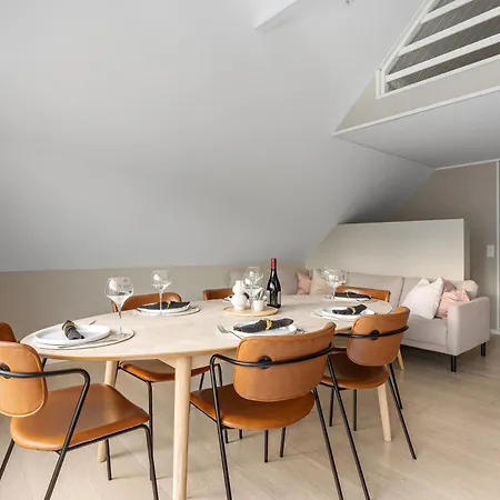 Arctic Homes - Northern Serenity *